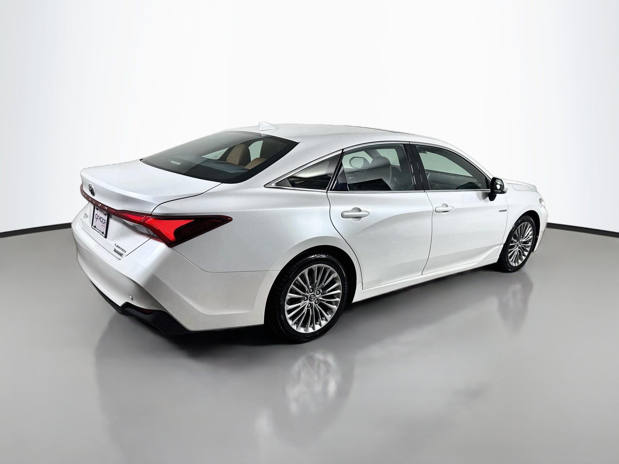 Certified 2019 Toyota Avalon Limited w/ Advanced Safety Package FWD image 7
