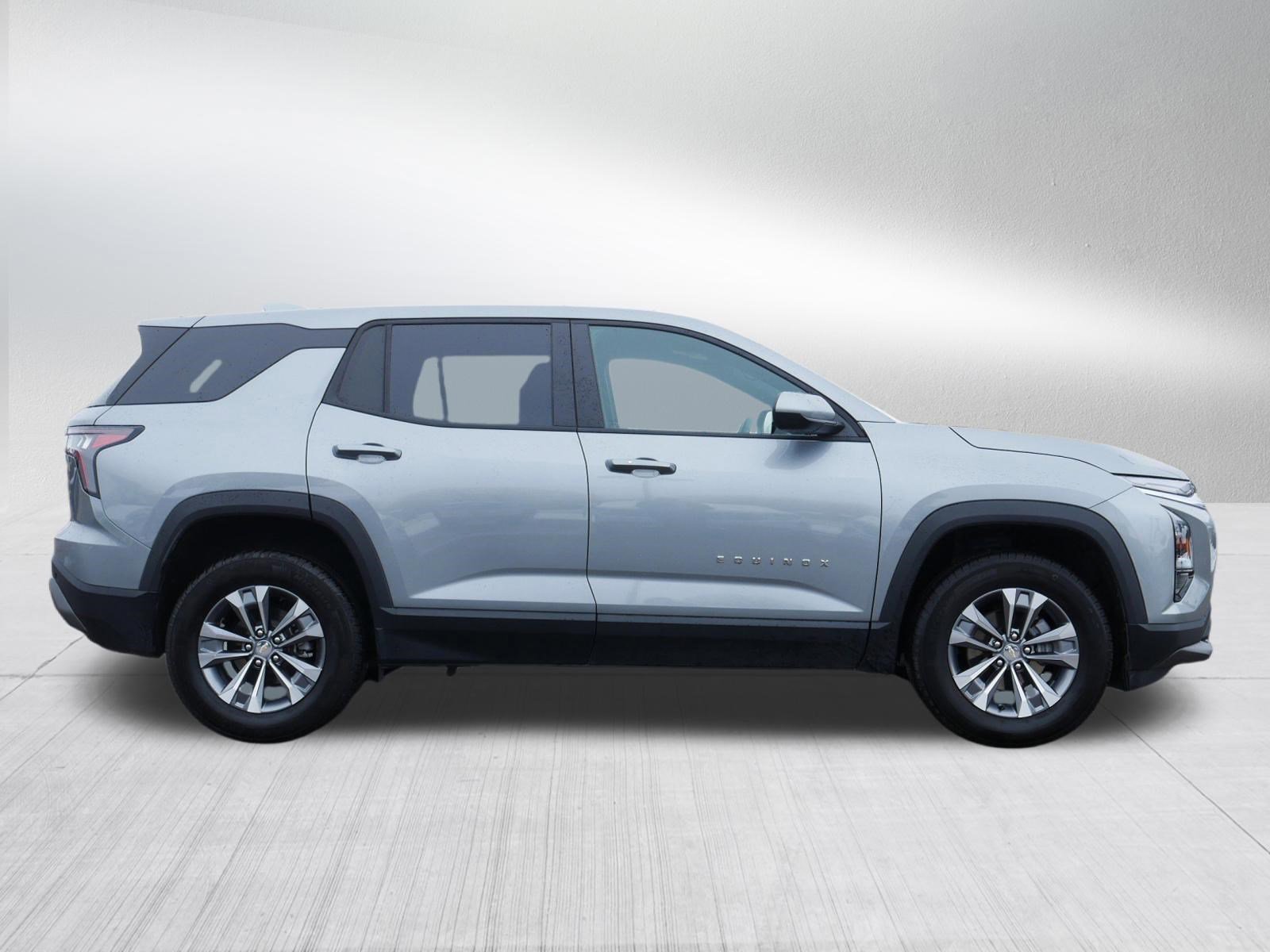 Used 2025 Chevrolet Equinox LT image 8
