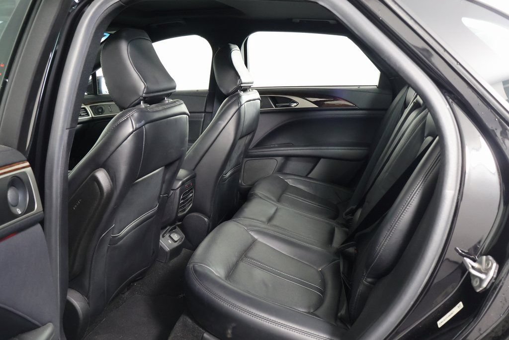 Used 2020 Lincoln MKZ Reserve w/ Monochromatic Package FWD image 10