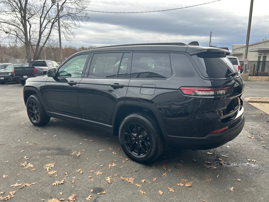 Used 2024 Jeep Grand Cherokee L Laredo image 6