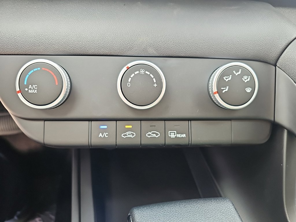 New 2026 Hyundai Elantra SE FWD image 19