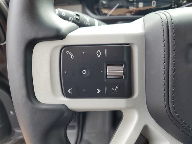 Used 2023 Land Rover Defender 110 X-Dynamic SE AWD/4WD image 12