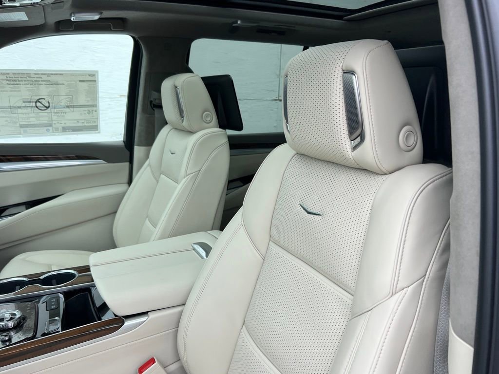 New 2026 Cadillac Escalade Platinum Luxury AWD/4WD image 11