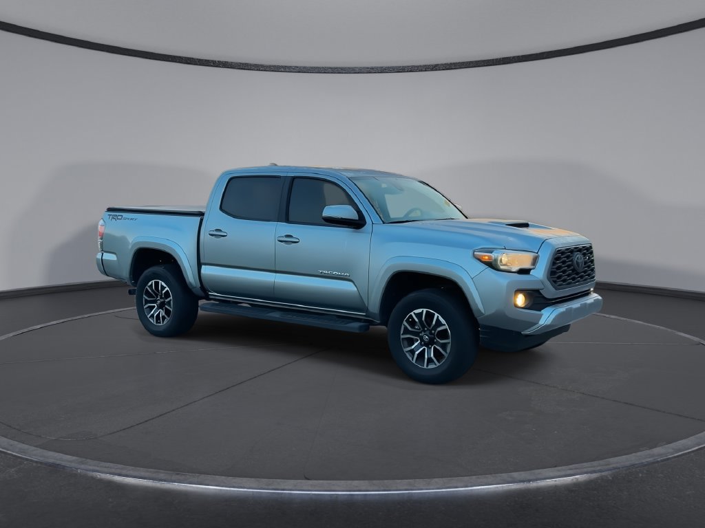 Used 2022 Toyota Tacoma TRD Sport w/ Technology Package RWD image 2