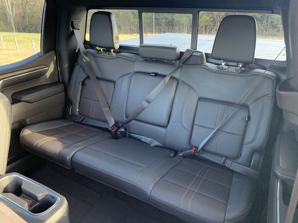 Used 2023 Chevrolet Silverado 1500 High Country w/ Technology Package image 24