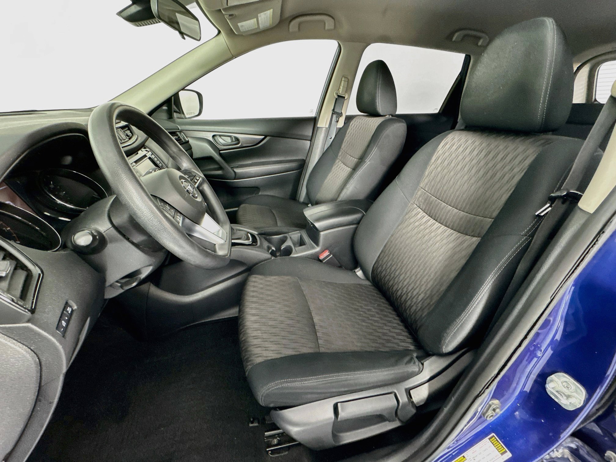 Used 2019 Nissan Rogue S FWD image 19