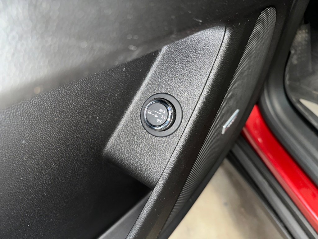 Certified 2023 Chevrolet Traverse RS w/ LPO, Floor Liner Package image 7