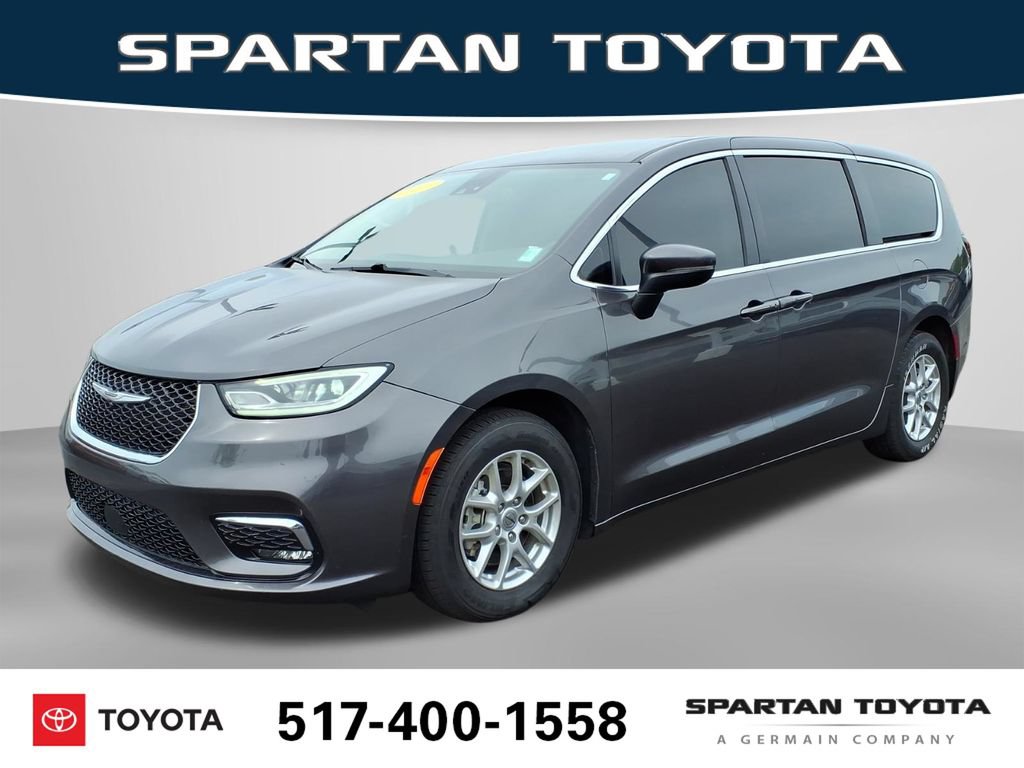 Used 2023 Chrysler Pacifica Touring-L FWD image 1