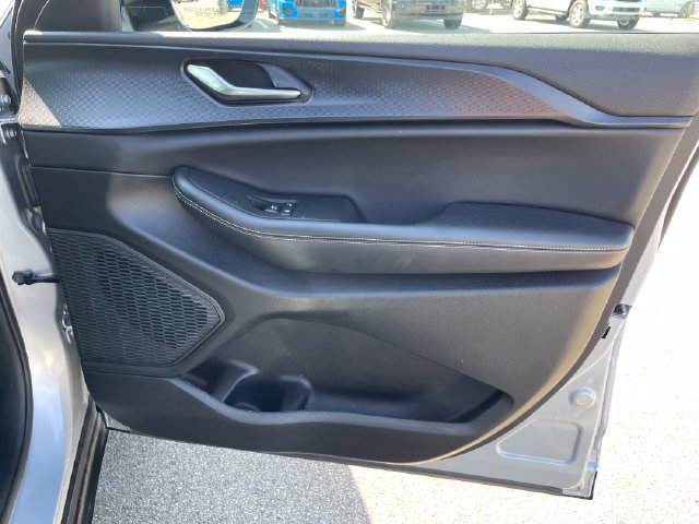 Used 2025 Jeep Grand Cherokee Altitude AWD/4WD image 35