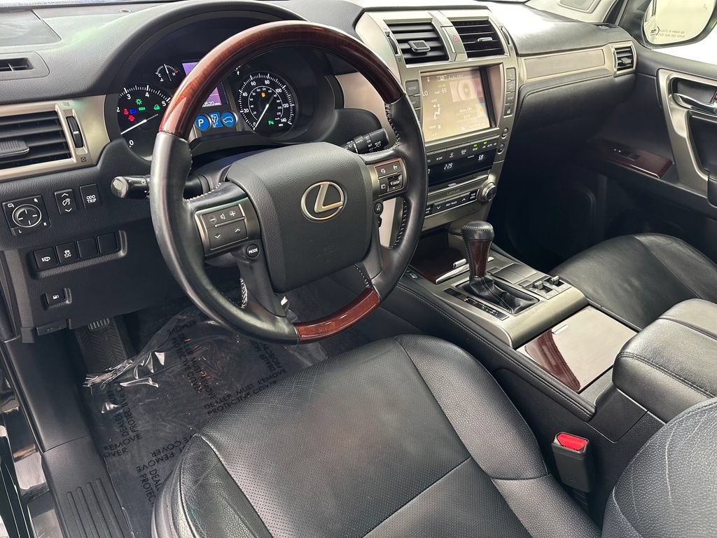 Used 2016 Lexus GX 460 w/ Premium Package AWD/4WD image 16