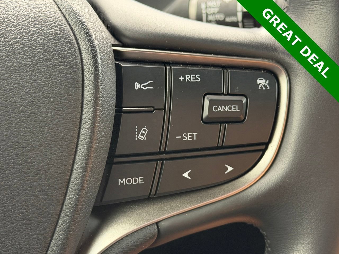 Used 2024 Lexus UX 250h FWD w/ Premium Package image 19