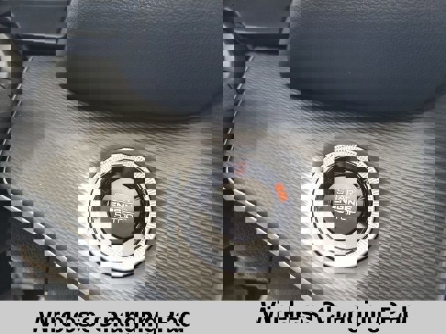 New 2025 Jeep Grand Cherokee Altitude image 13