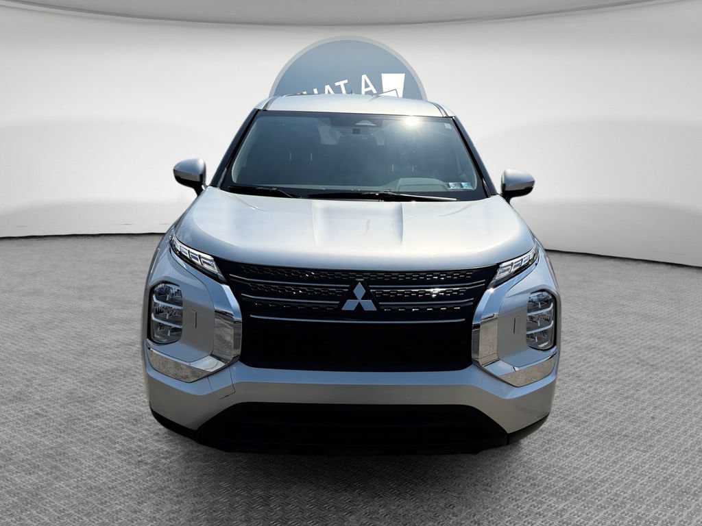 Used 2025 Mitsubishi Outlander ES AWD/4WD image 9