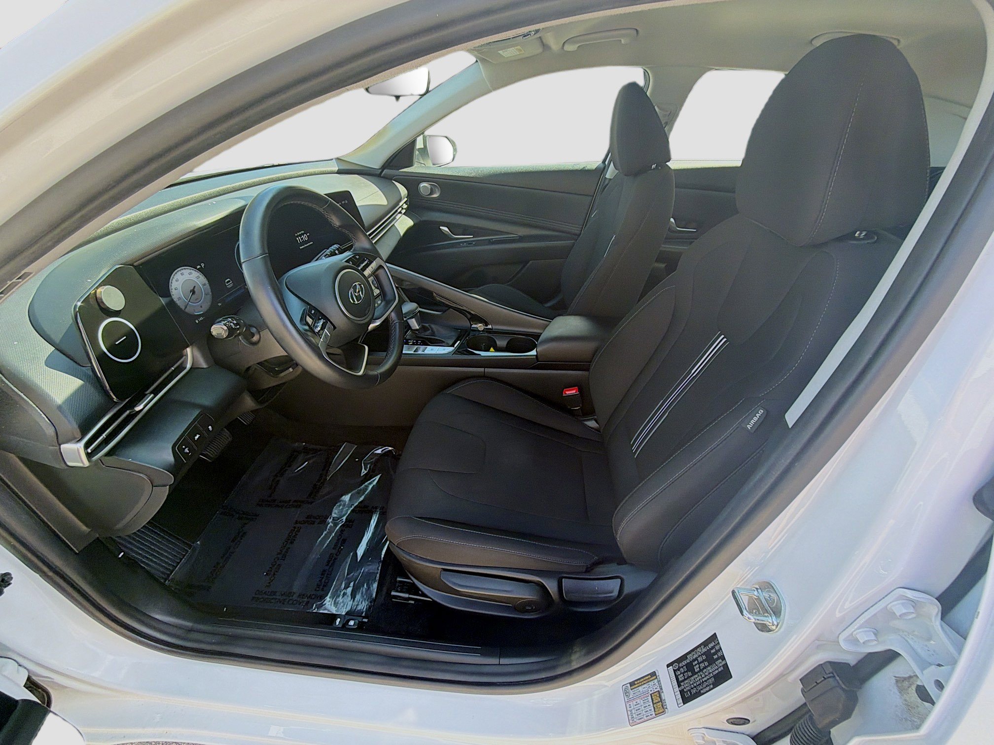 Used 2023 Hyundai Elantra SEL w/ Convenience Package image 17