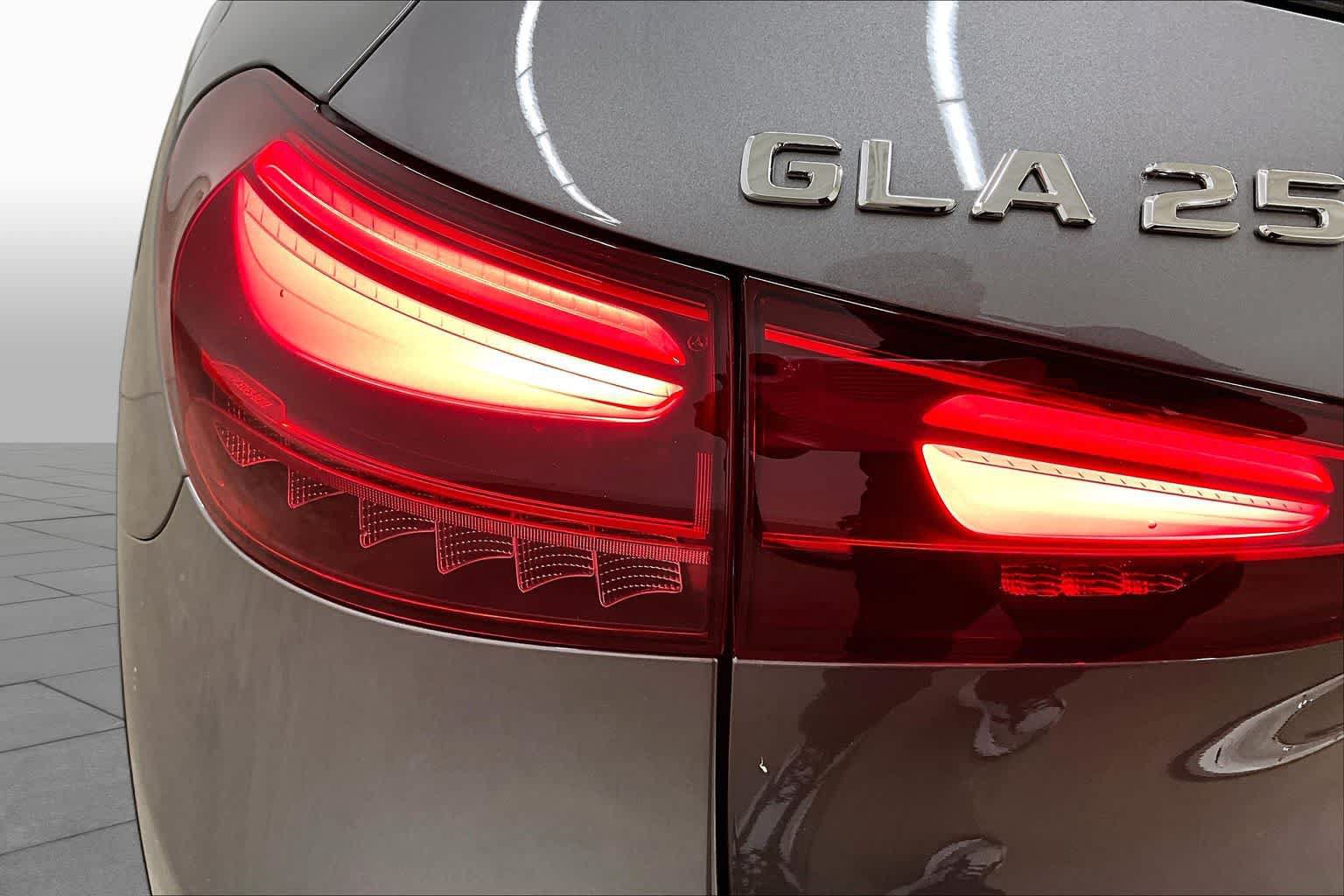 New 2026 Mercedes-Benz GLA 250 4MATIC image 14