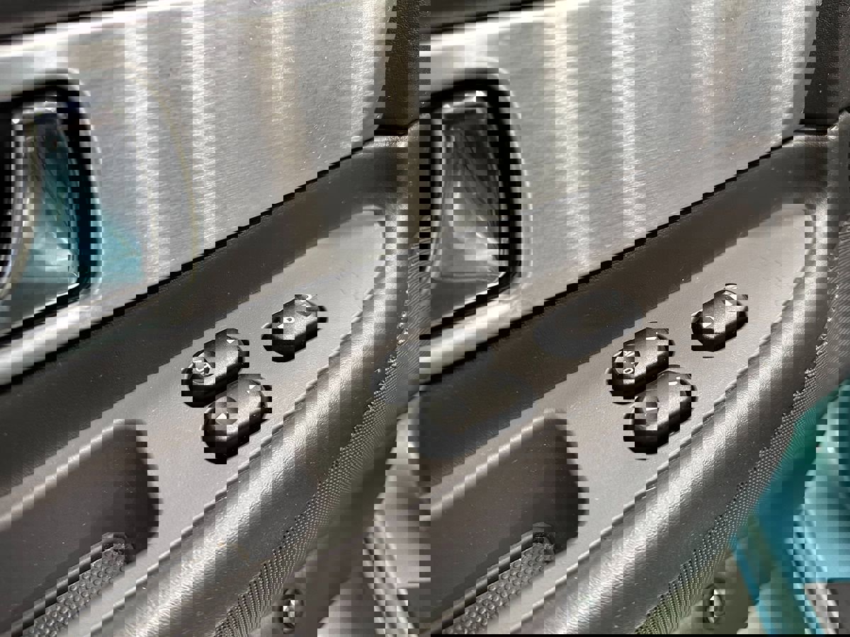 Used 2002 Ford Thunderbird image 27