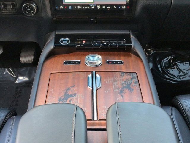 Used 2025 Lincoln Navigator Black Label image 18