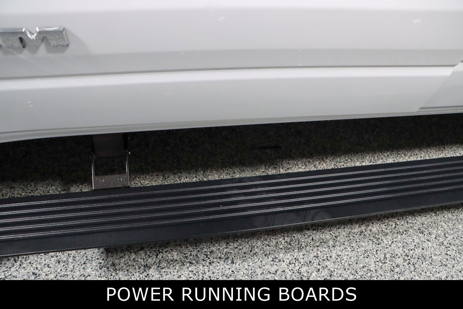 Used 2019 RAM 1500 Laramie w/ Sport Appearance Package image 12