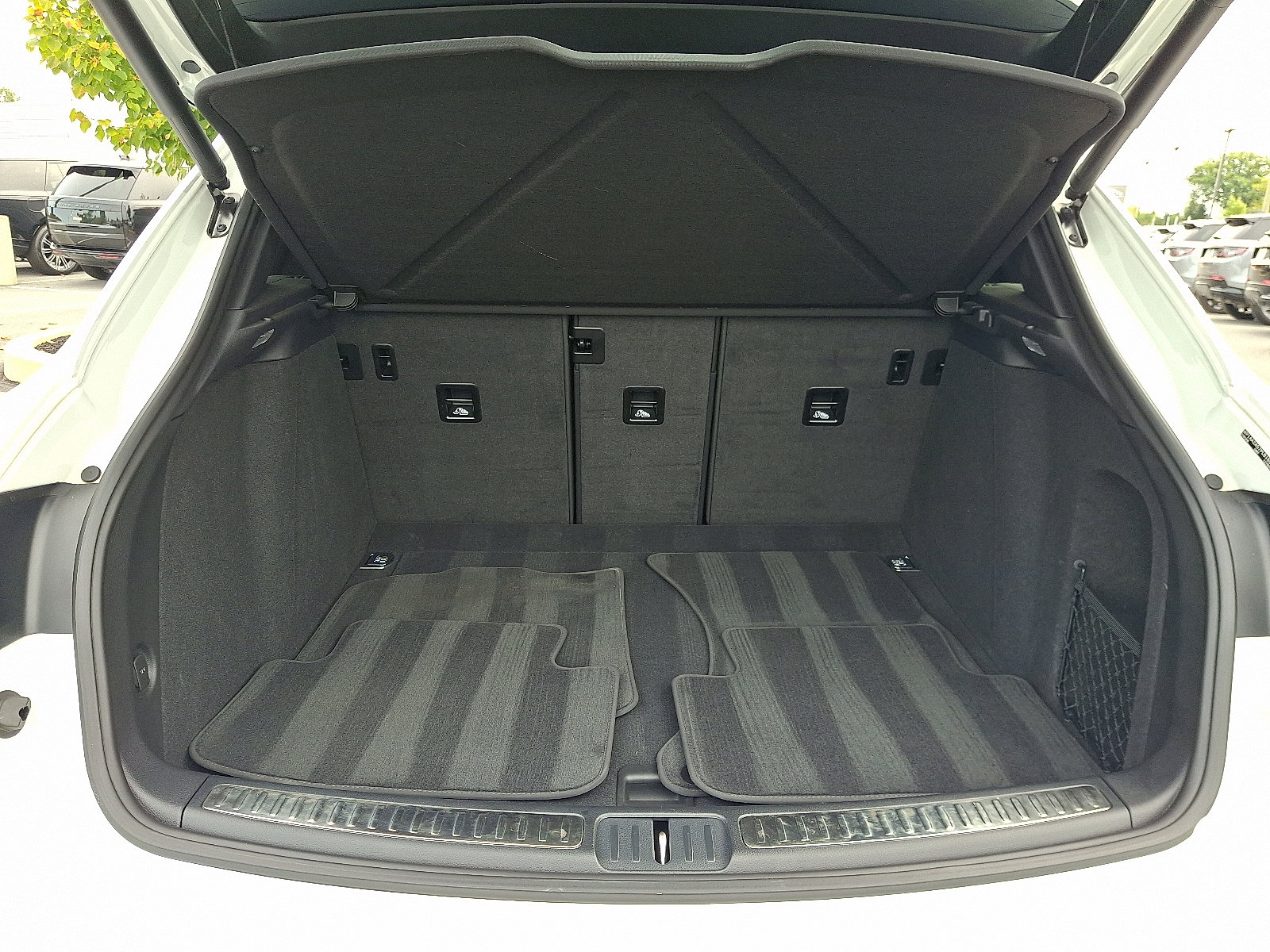 Used 2023 Porsche Macan image 29