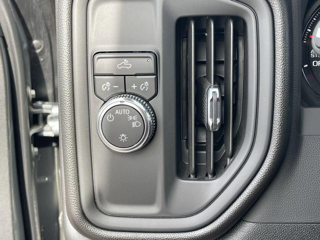 Used 2025 GMC Sierra 1500 Pro w/ Pro Value Package image 18