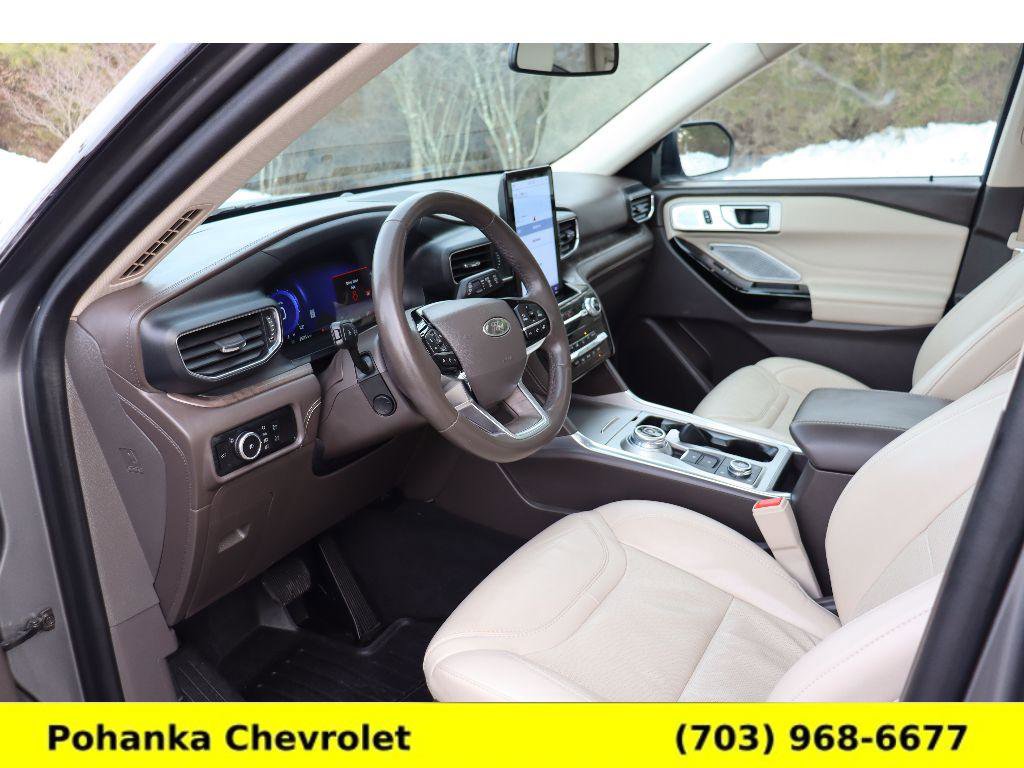 Used 2023 Ford Explorer Platinum w/ Technology Package image 23