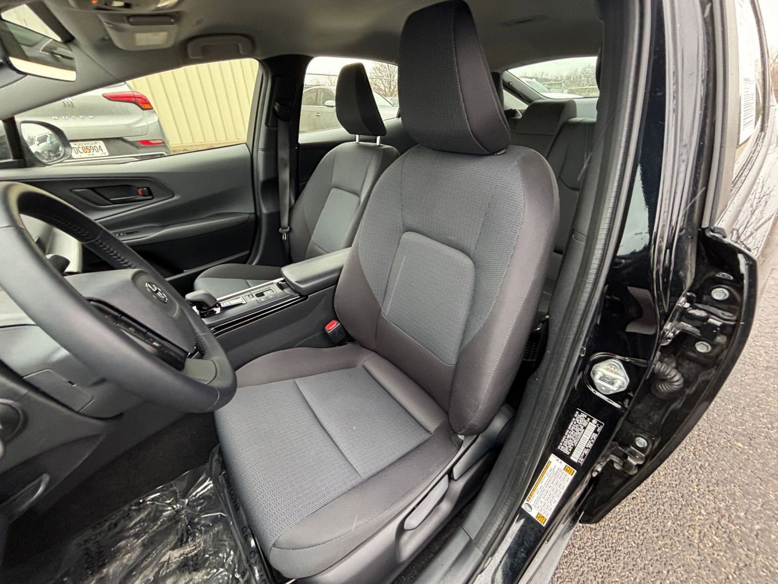 Used 2025 Toyota Prius LE image 34