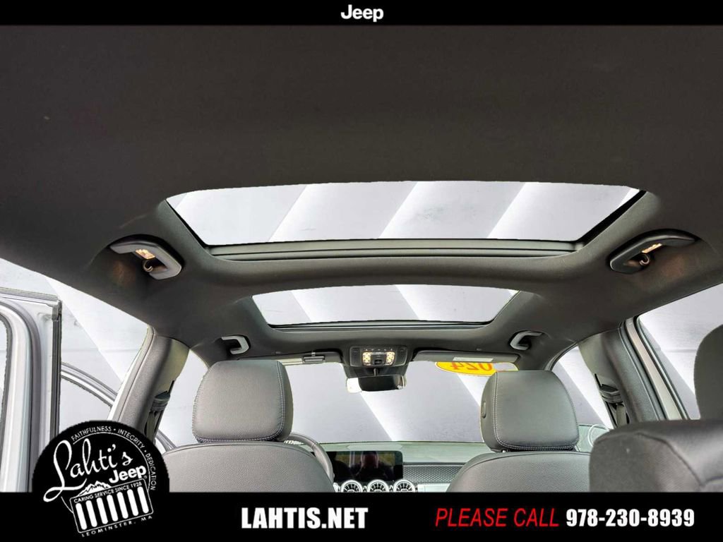 Used 2024 Mercedes-Benz GLB 35 AMG 4MATIC image 18