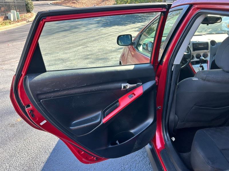 Used 2010 Pontiac Vibe w/ Preferred Package image 31