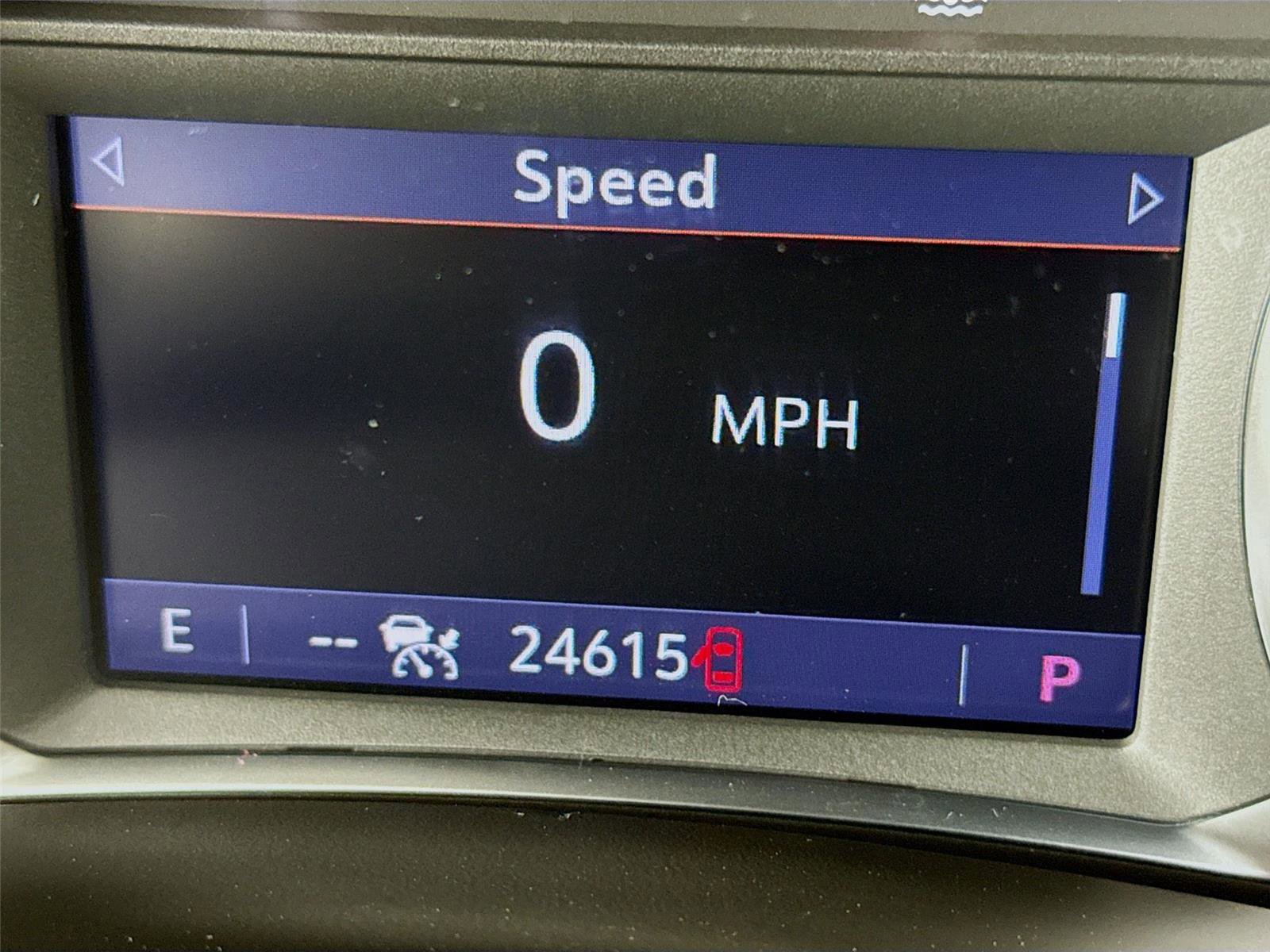 Used 2023 Chevrolet Equinox RS image 2