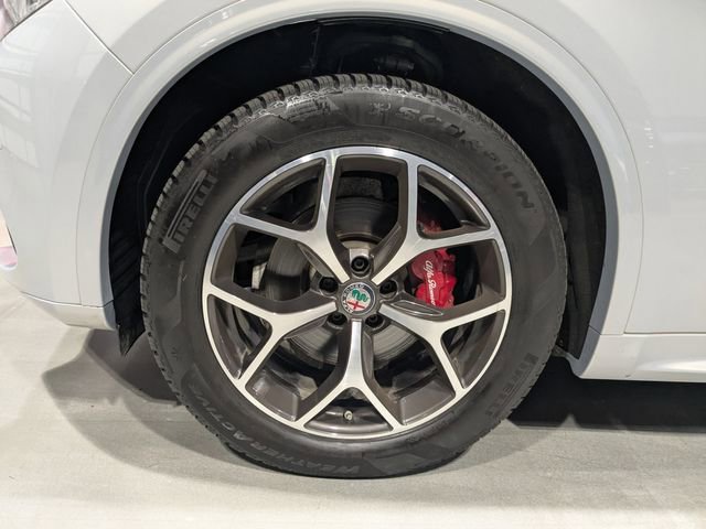 Used 2020 Alfa Romeo Stelvio Ti w/ Active Blind Spot Package AWD/4WD image 16