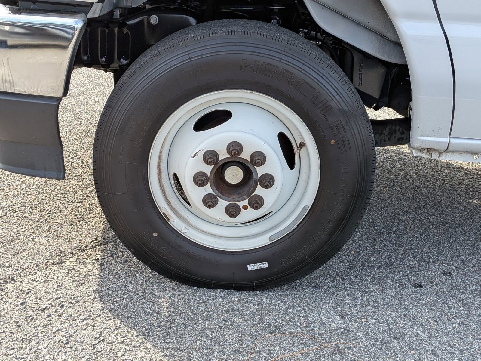 Certified 2023 Ford E-450 and Econoline 450 Super Duty w/ Power Windows & Locks Group image 6