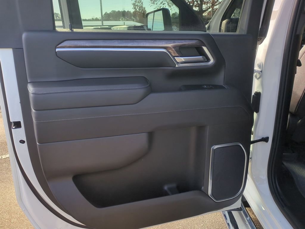 Used 2024 Chevrolet Silverado 2500 LTZ w/ LTZ Premium Package image 24