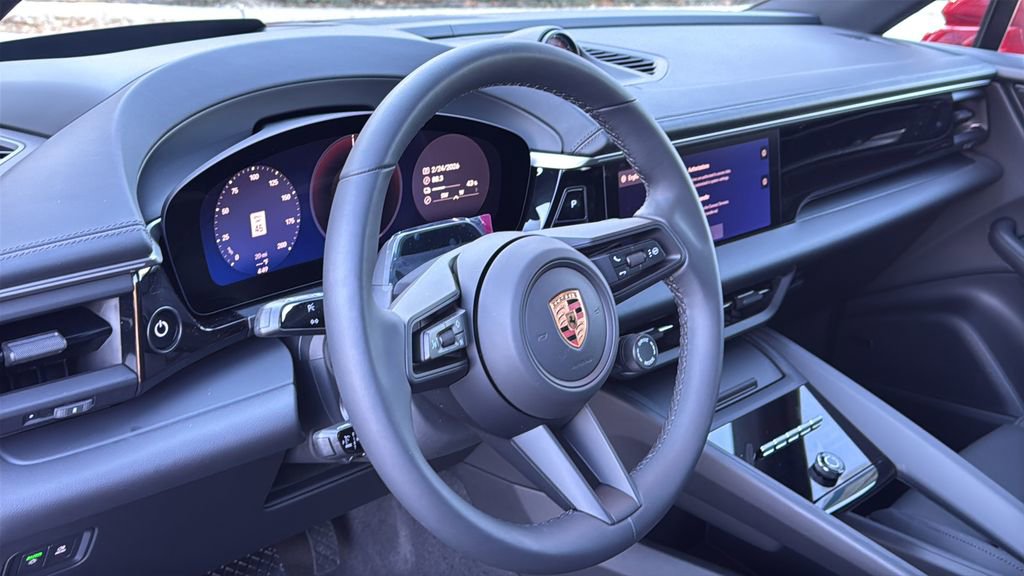 New 2026 Porsche Macan 4 Electric image 9