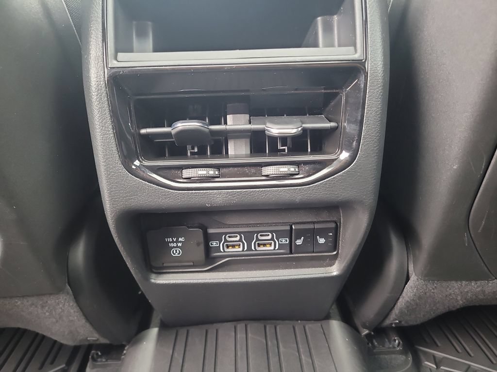 Certified 2023 Jeep Grand Cherokee Limited w/ Luxury Tech Group II AWD/4WD image 18