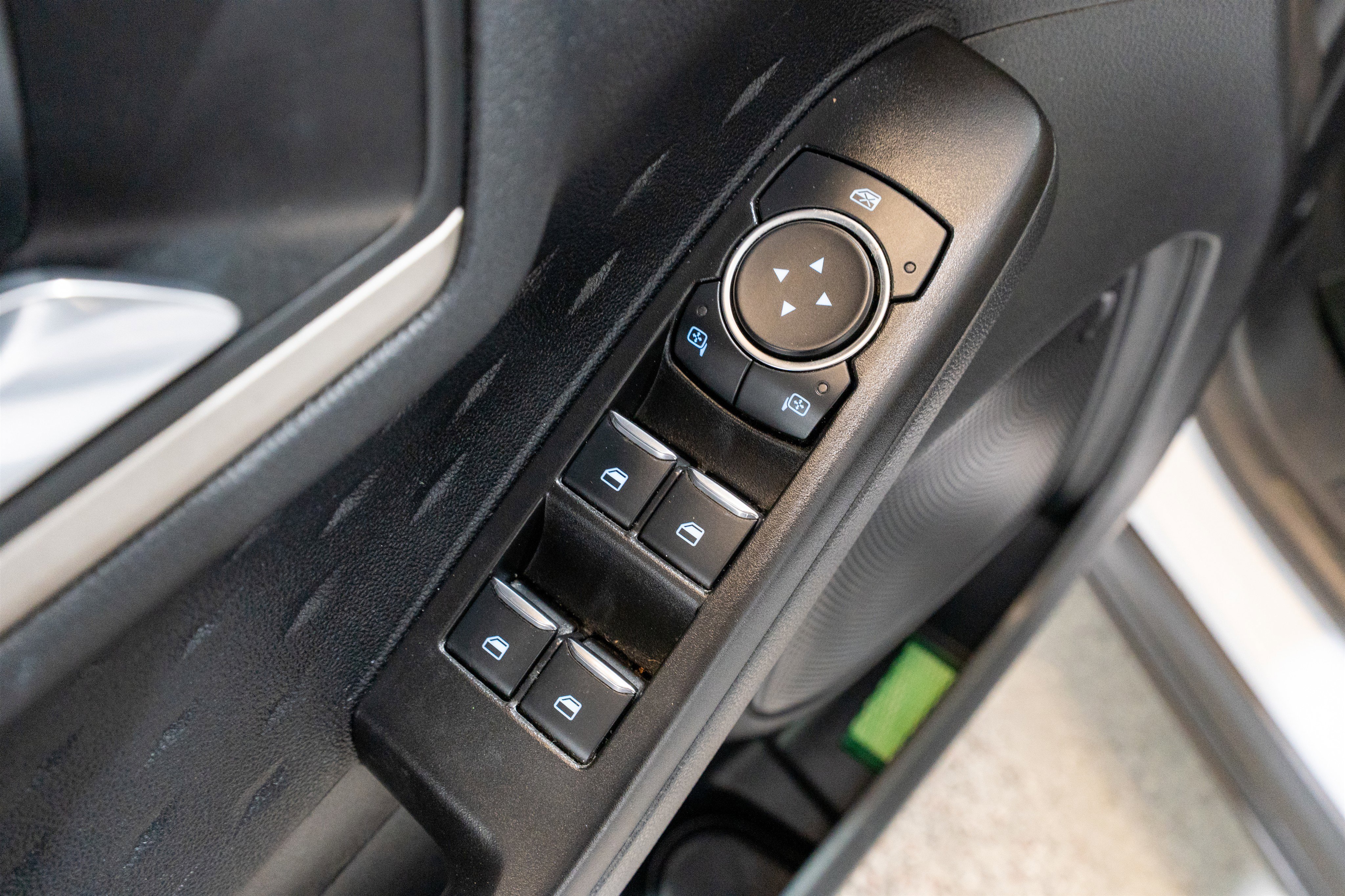 Used 2020 Ford Escape SEL image 14