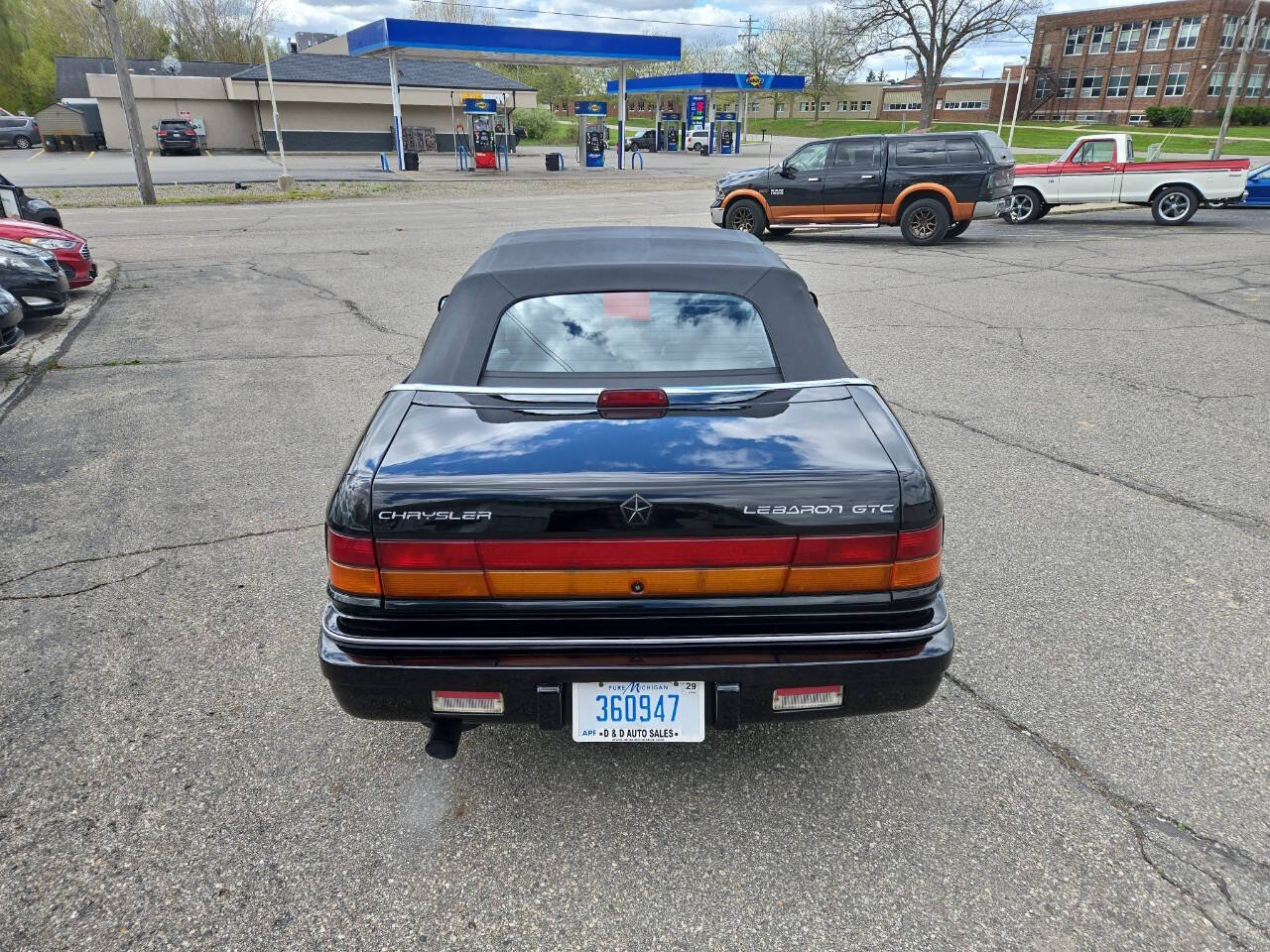 Used 1992 Chrysler LeBaron Convertible FWD image 7