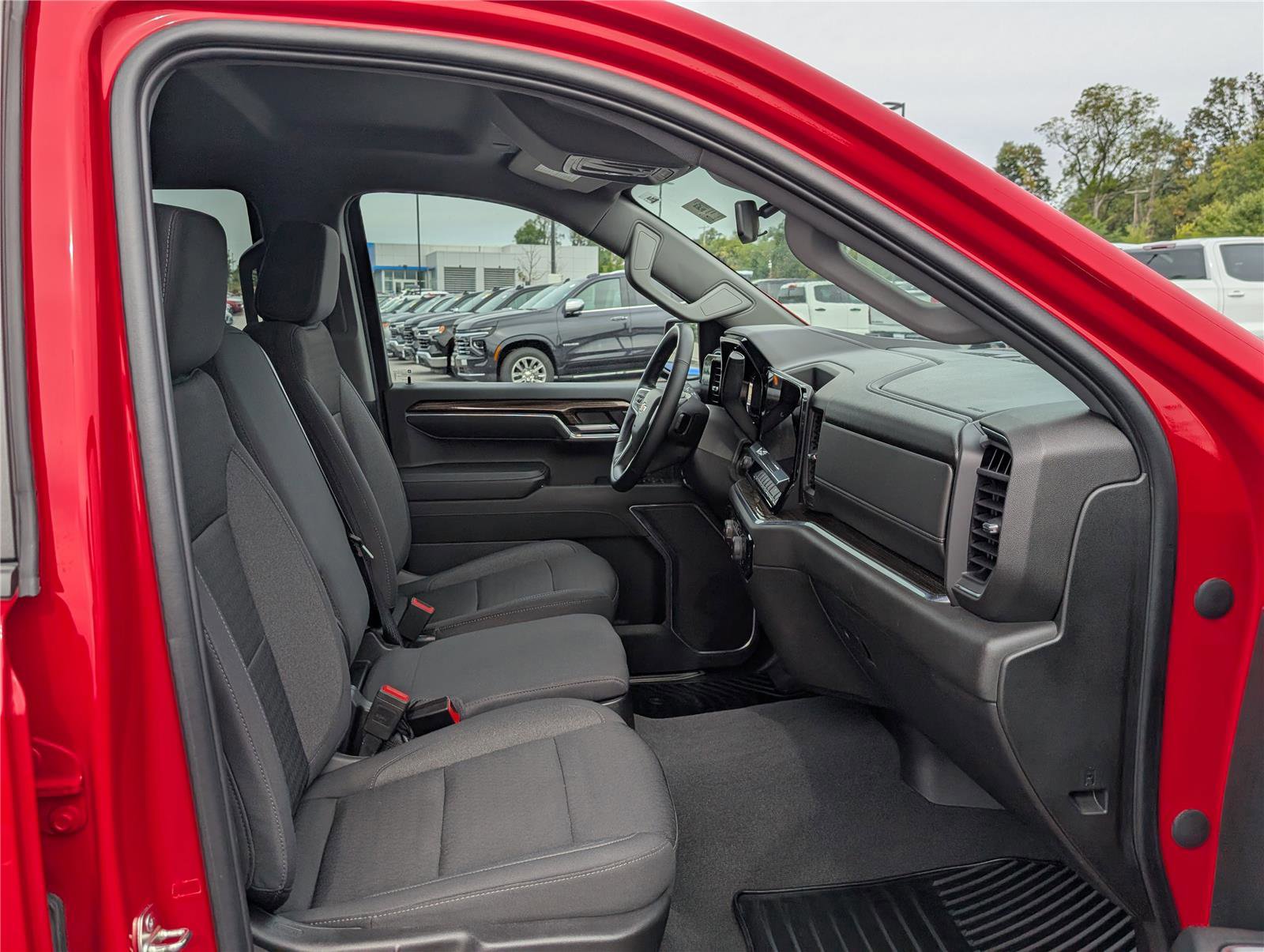 Used 2023 Chevrolet Silverado 1500 LT image 11