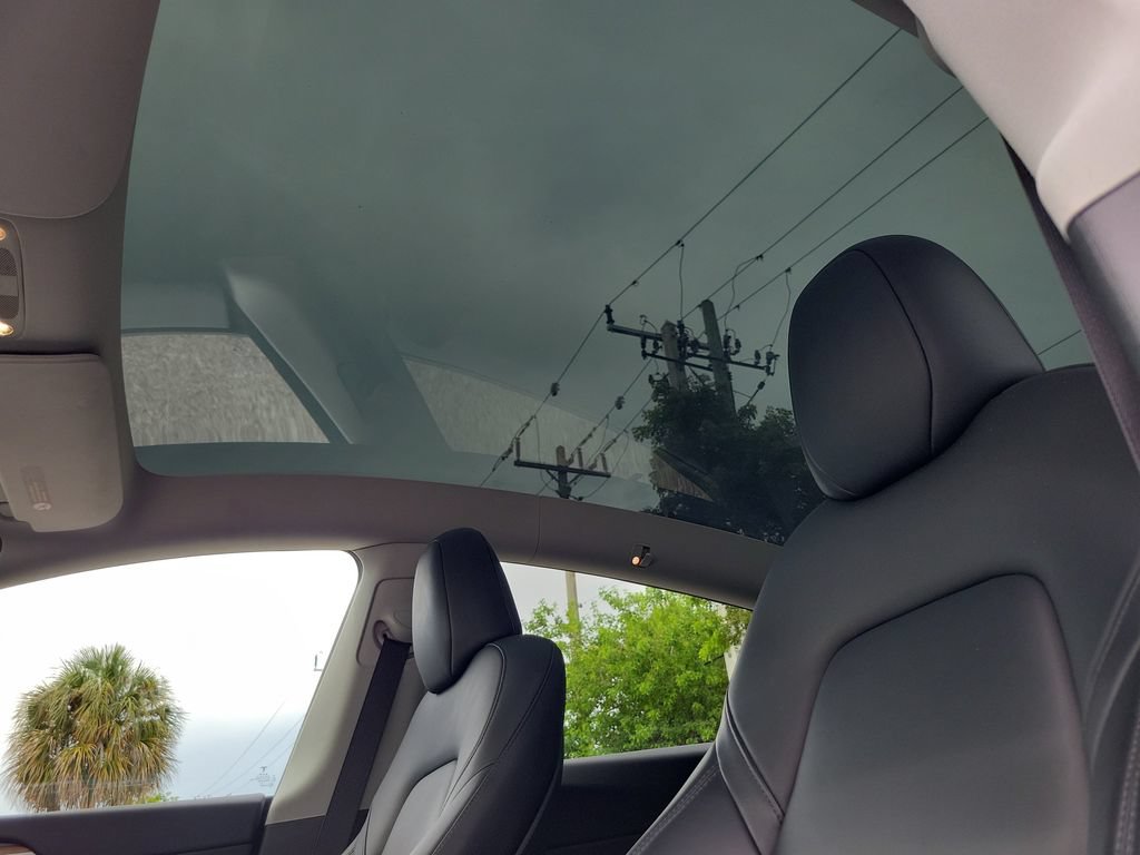 Used 2024 Tesla Model Y Long Range AWD/4WD image 25