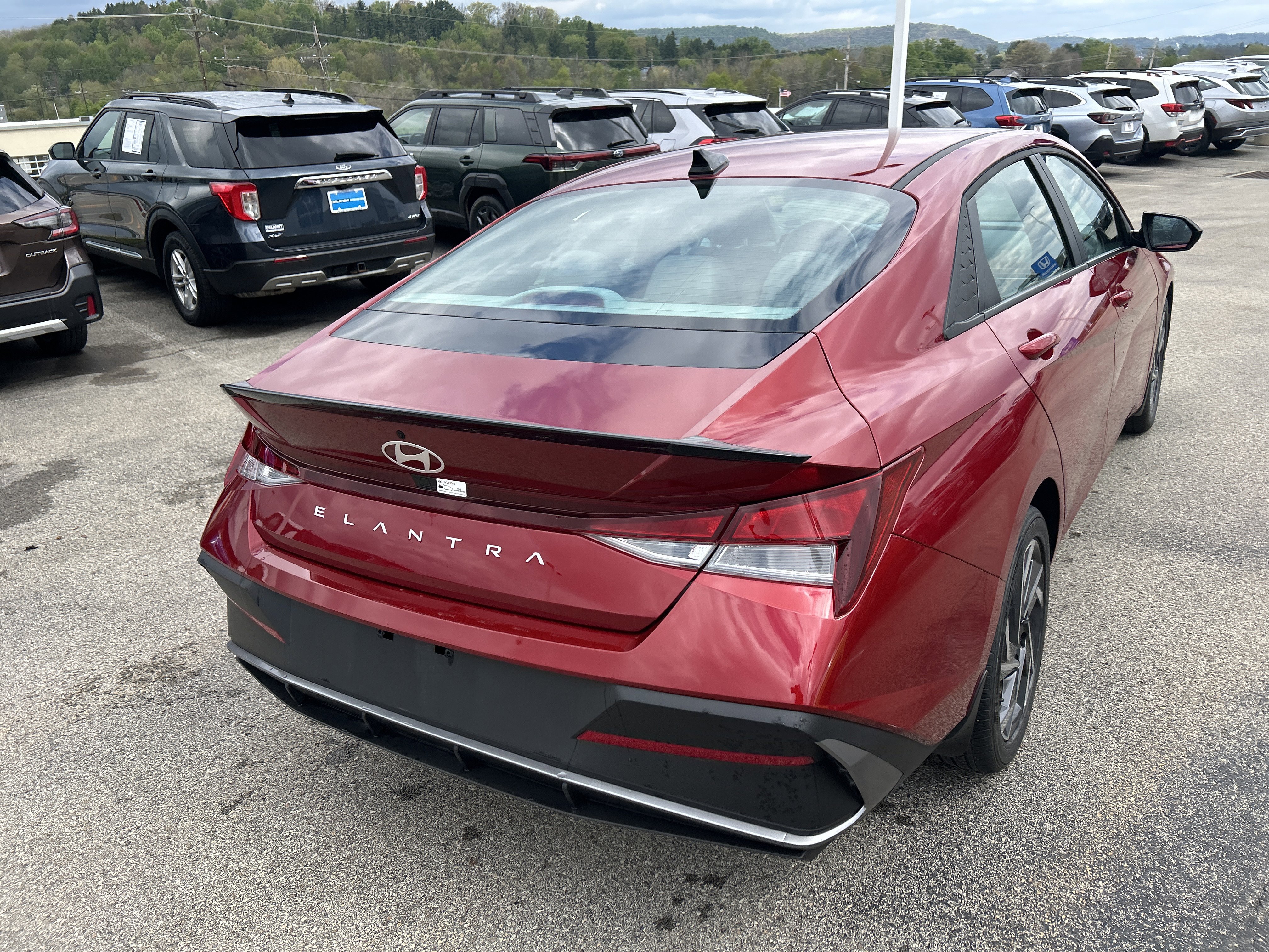 Used 2025 Hyundai Elantra Sport FWD image 9