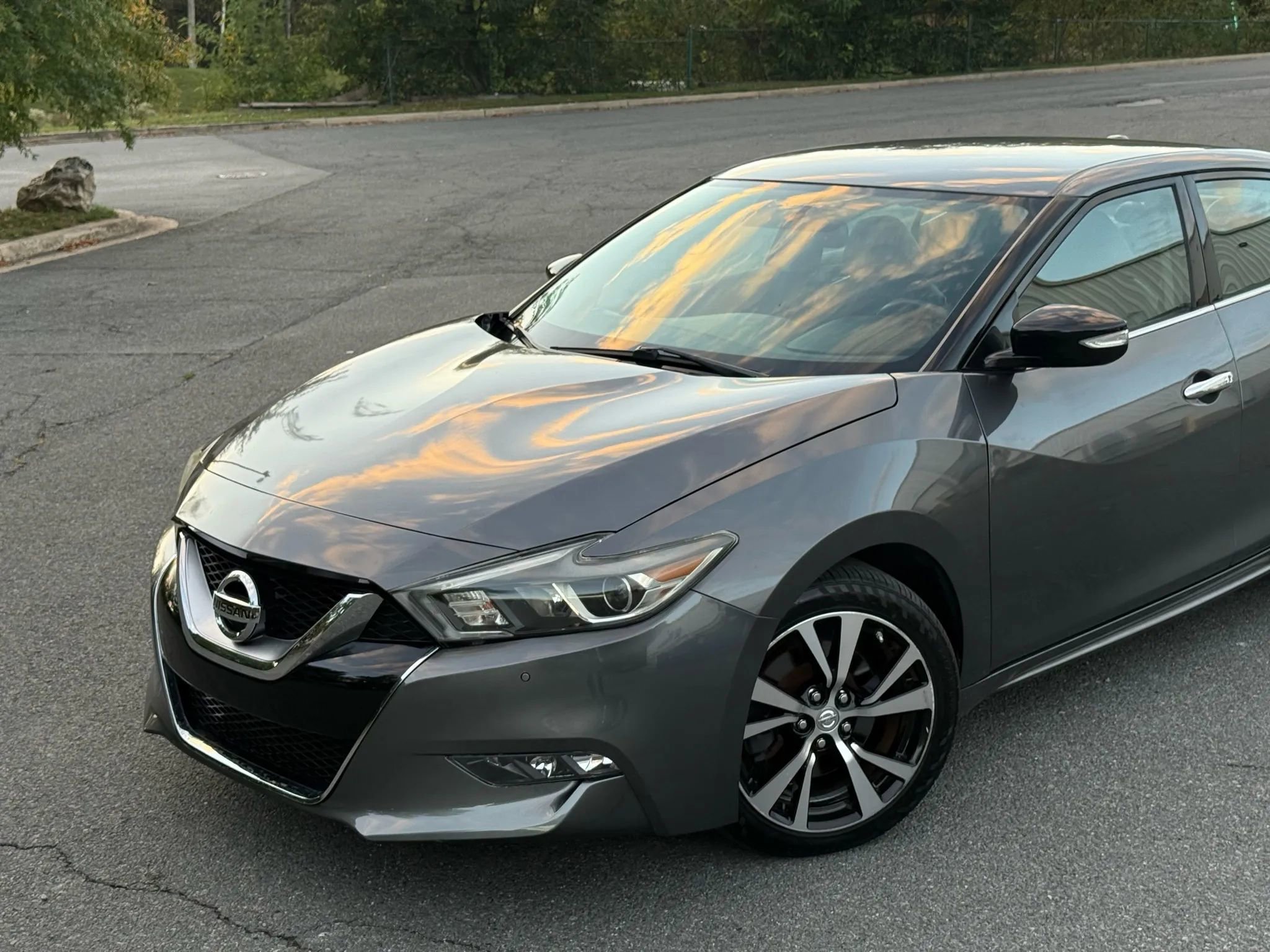Used 2017 Nissan Maxima 3.5 SV image 2