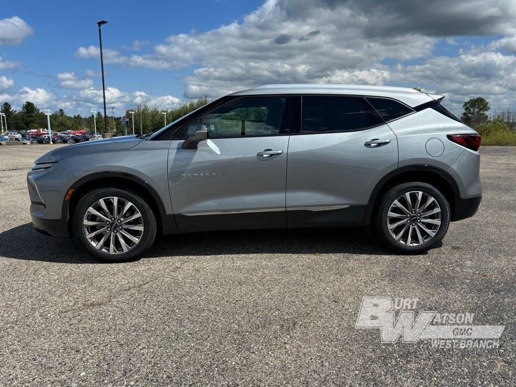 Used 2023 Chevrolet Blazer Premier w/ Driver Confidence II Package image 3