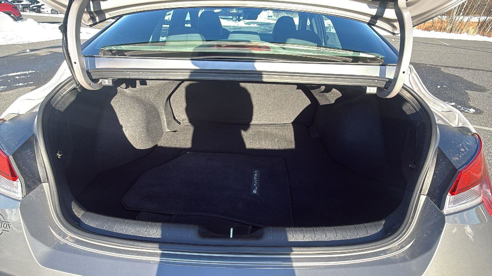 Used 2024 Hyundai Elantra SEL image 20