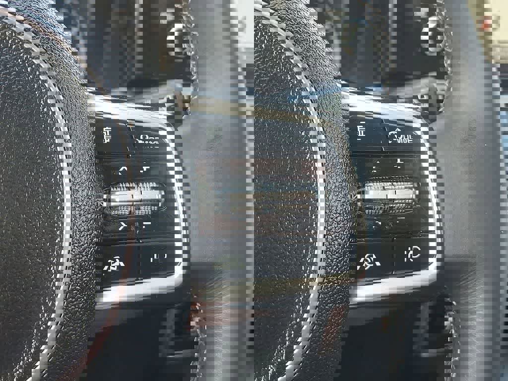 Used 2023 Kia Sorento S w/ Panoramic Sunroof Package image 18