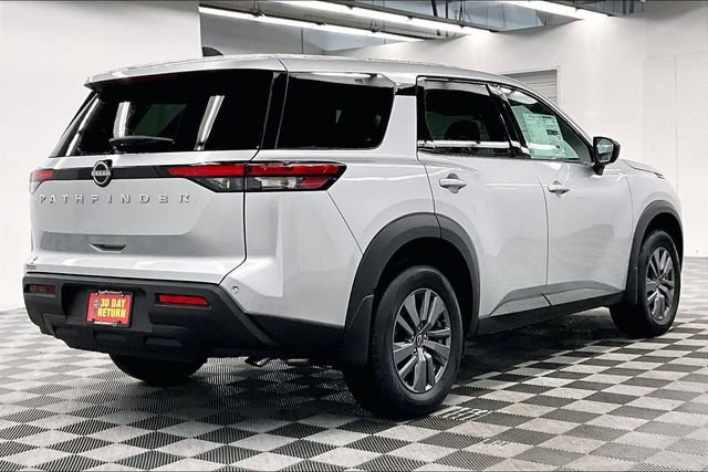 New 2025 Nissan Pathfinder S image 16