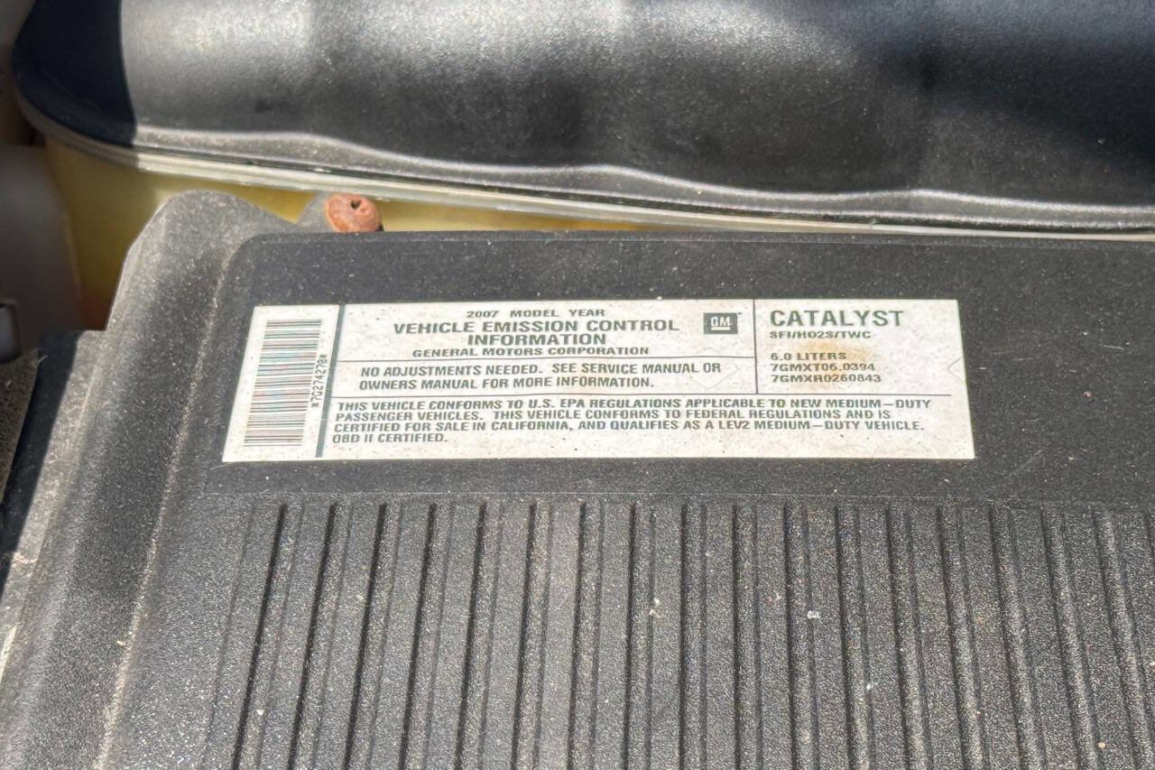 Used 2007 Chevrolet Suburban 2500 LT AWD/4WD image 31