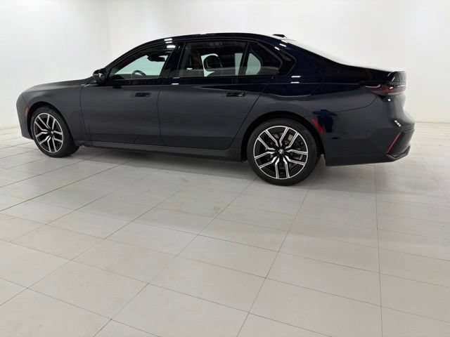 Certified 2024 BMW 740i xDrive w/ Premium Package 2 AWD/4WD image 2