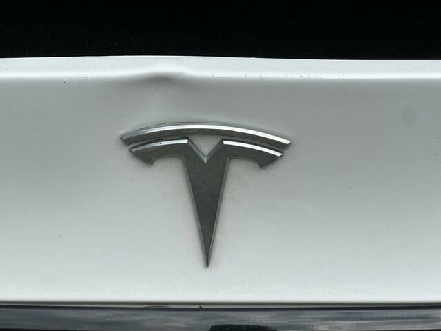 Used 2022 Tesla Model X image 33