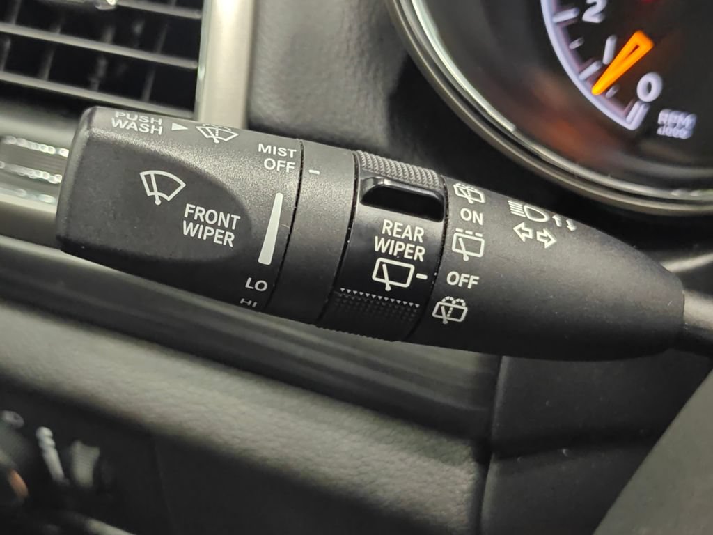 Used 2019 Jeep Grand Cherokee Altitude AWD/4WD image 53