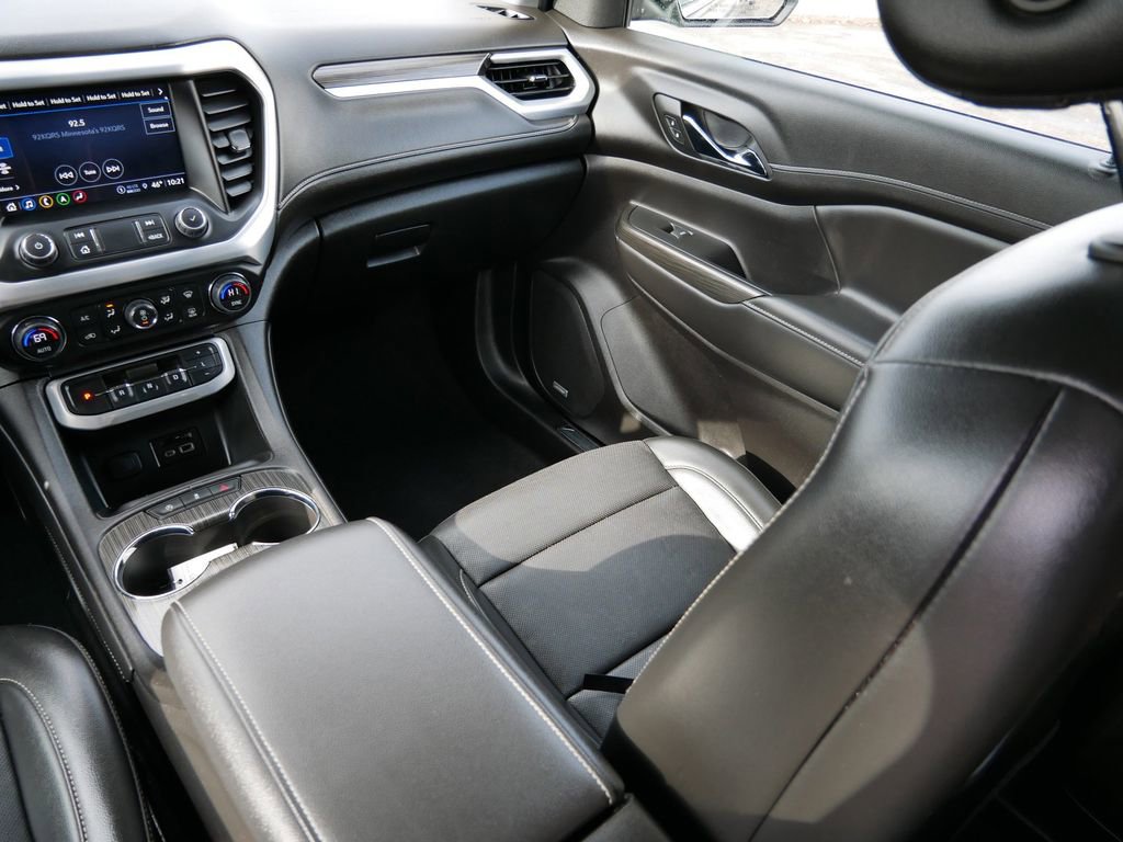 Used 2023 GMC Acadia SLT image 15