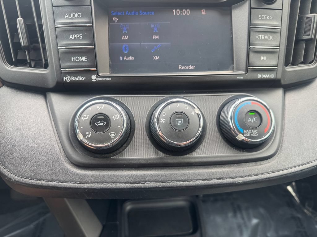 Used 2017 Toyota RAV4 LE AWD/4WD image 23